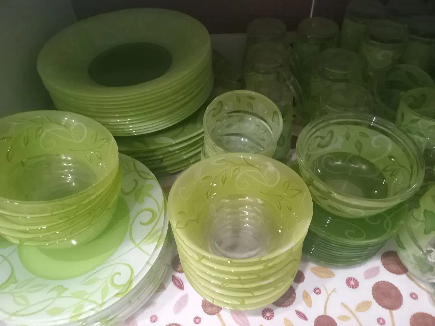 سرویس ظروف پیرکس لومینارک سبز|ظروف سرو و پذیرایی|رفسنجان, |دیوار