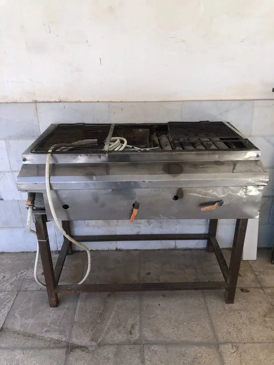 گاز مناسب ویلا رستوران هم ذغالی هم گازی|اجاق گاز و لوازم برقی پخت‌وپز|بجنورد, |دیوار