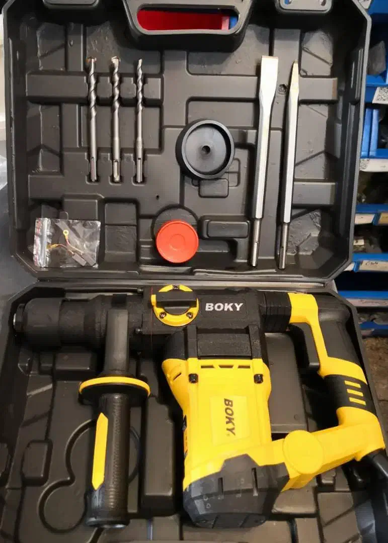 فراخوان جذب نیرو خانم|استخدام خدمات فروشگاه و رستوران|سراوان, |دیوار