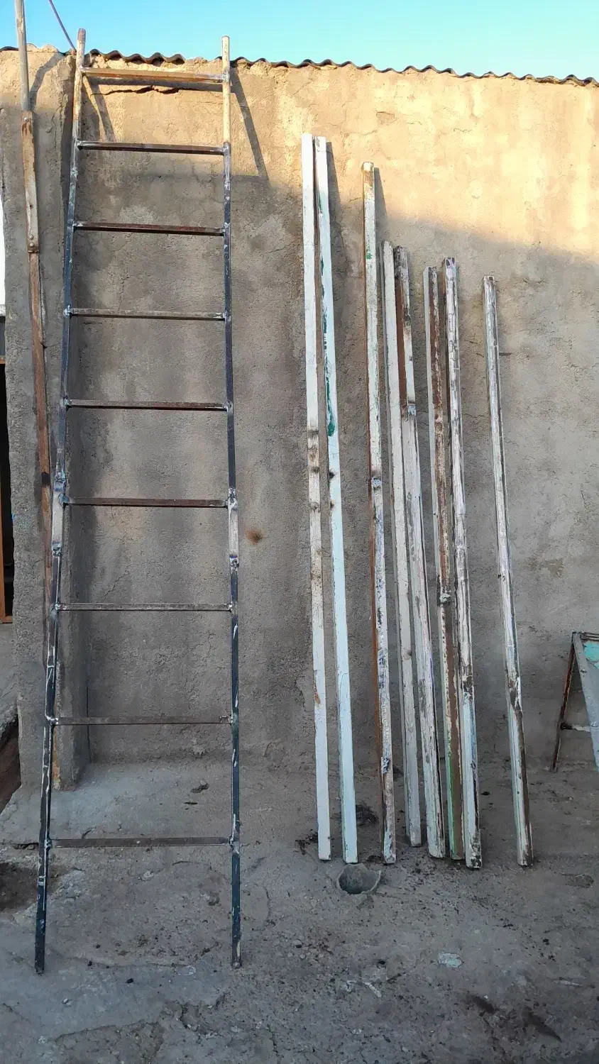 نردبان / آخور  / قوطی‌های آهنی|ابزارآلات|بوئین زهرا, |دیوار