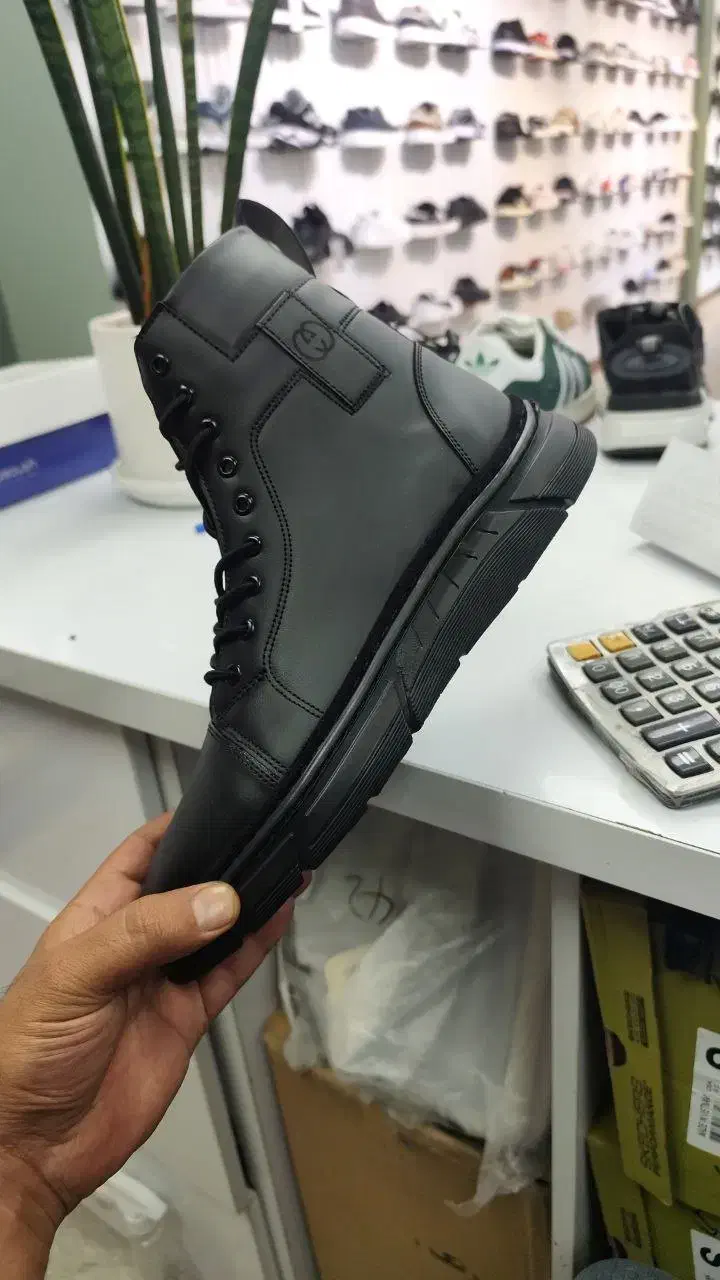 کفش نیم بوت|کیف، کفش، کمربند|میان ولایت, |دیوار