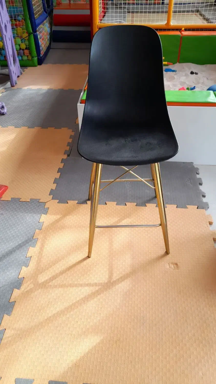 صندلی پایه فلزی در حد نو|صندلی و نیمکت|تربت‌حیدریه, شهرک ولیعصر|دیوار