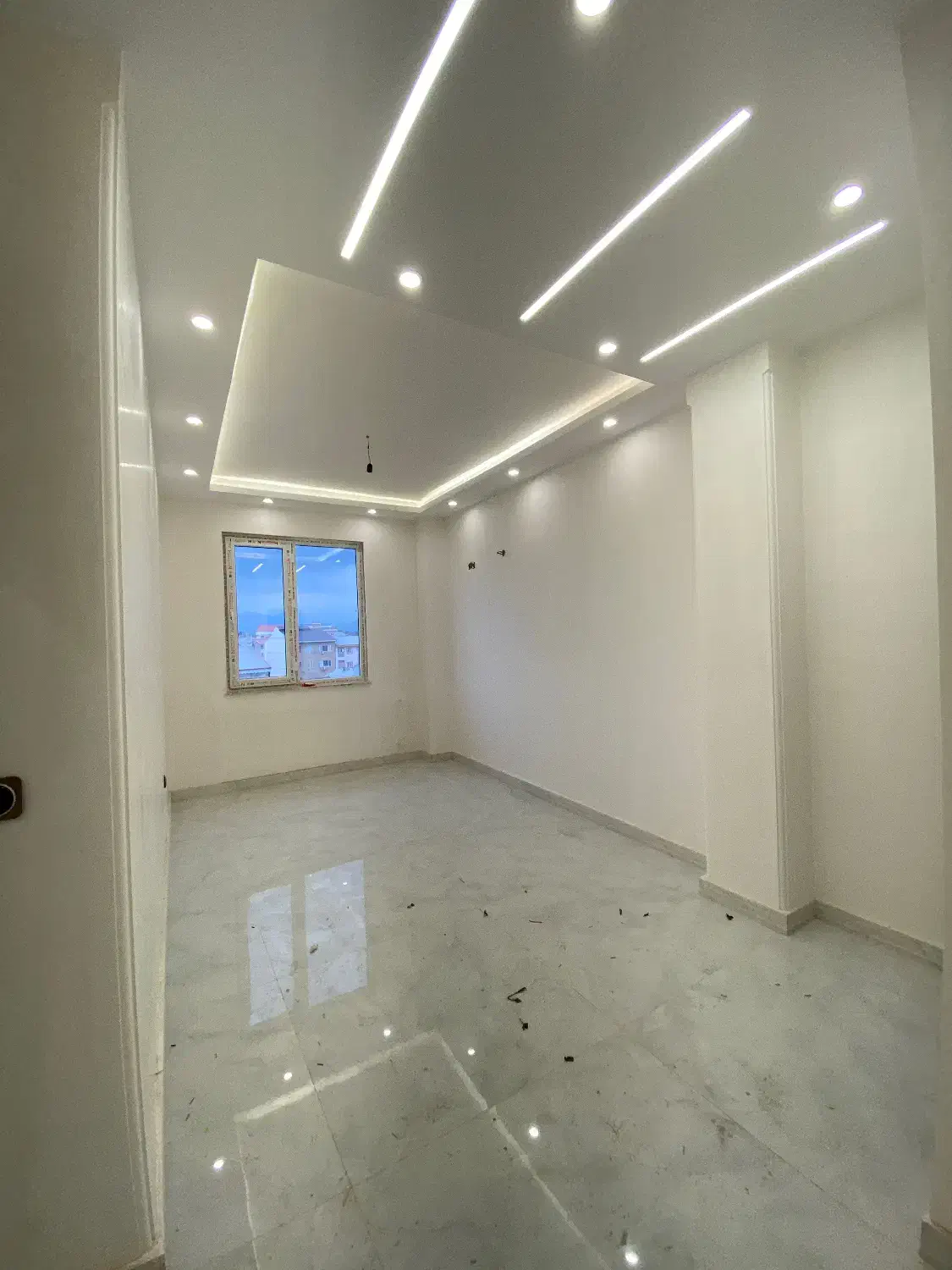 نقاشی ساختمان درب و پنجره (باکمترین قیمت)|خدمات پیشه و مهارت|فومن, |دیوار