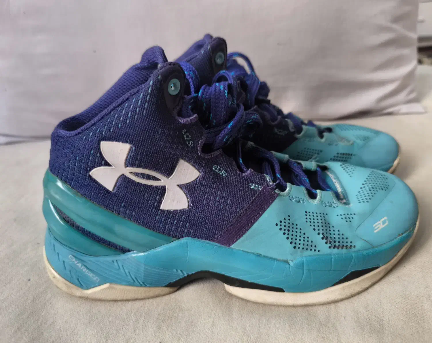 کفش بسکتبالspeedform|کیف، کفش، کمربند|مهاجران, |دیوار