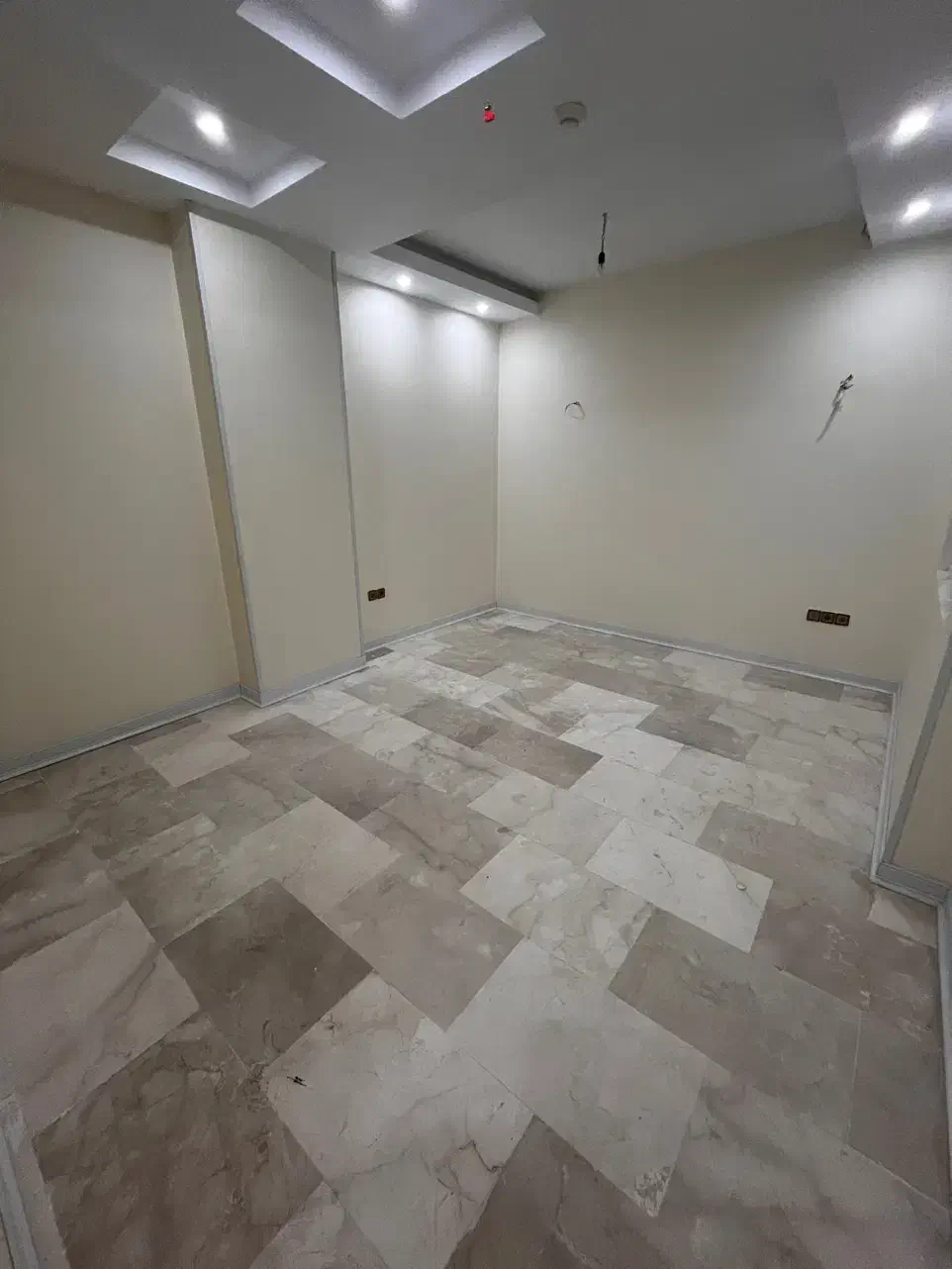 رهن و اجاره آپارتمان ۱۴۷متری ۳خواب کلیدنخورده