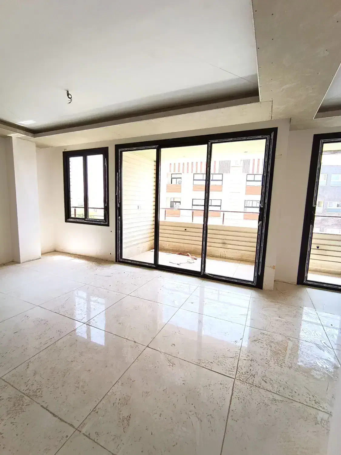 آپارتمان ۹۲ متری / صفر / رباط اول چهارراه باهنر|فروش آپارتمان|اصفهان, دستگرده|دیوار