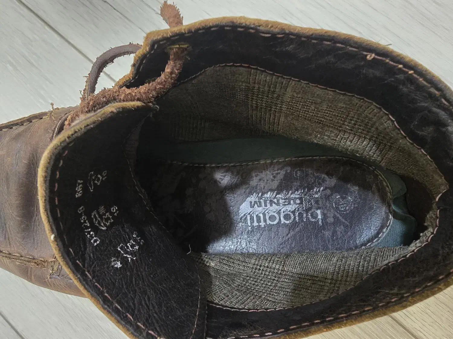 بوت تمام چرم سایز 46|کیف، کفش، کمربند|ساری, |دیوار