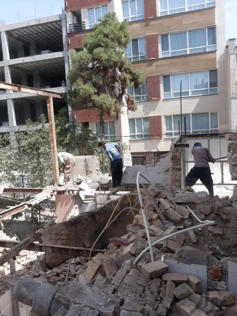 تخریب کاری ساختمانی و بارسازی باکارگر|خدمات پیشه و مهارت|بندرعباس, |دیوار