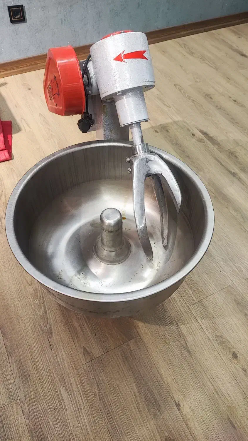 خمیر ۳۰ کیلویی نو|کافی‌شاپ و رستوران|فردیس, نسترن شرقی|دیوار