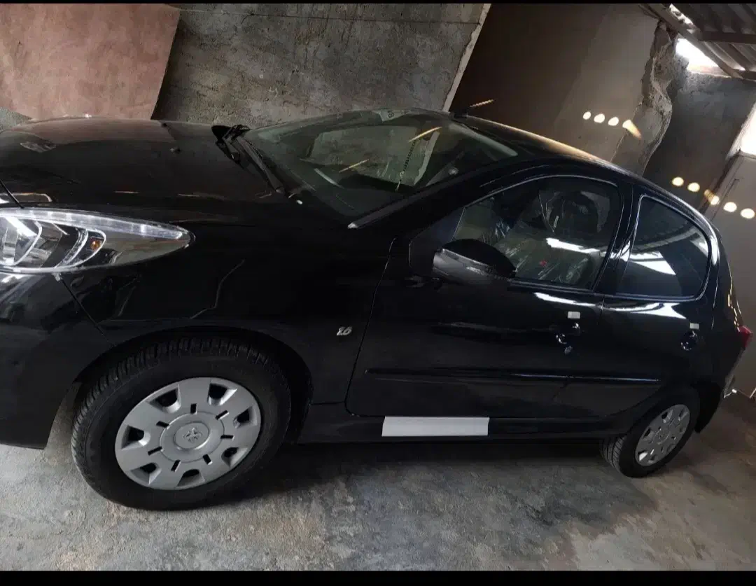 ۲۰۷ مشکی سقف فلز  تیوفایو در حد صفر|خودرو سواری و وانت|شیراز, پودنک|دیوار