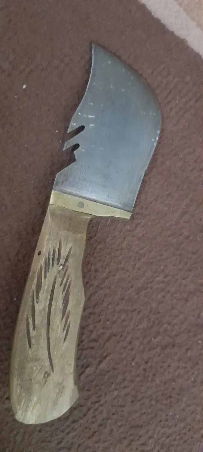 چاقو‌زنجان|کلکسیون اشیاء عتیقه|رباط‌کریم, الارد|دیوار