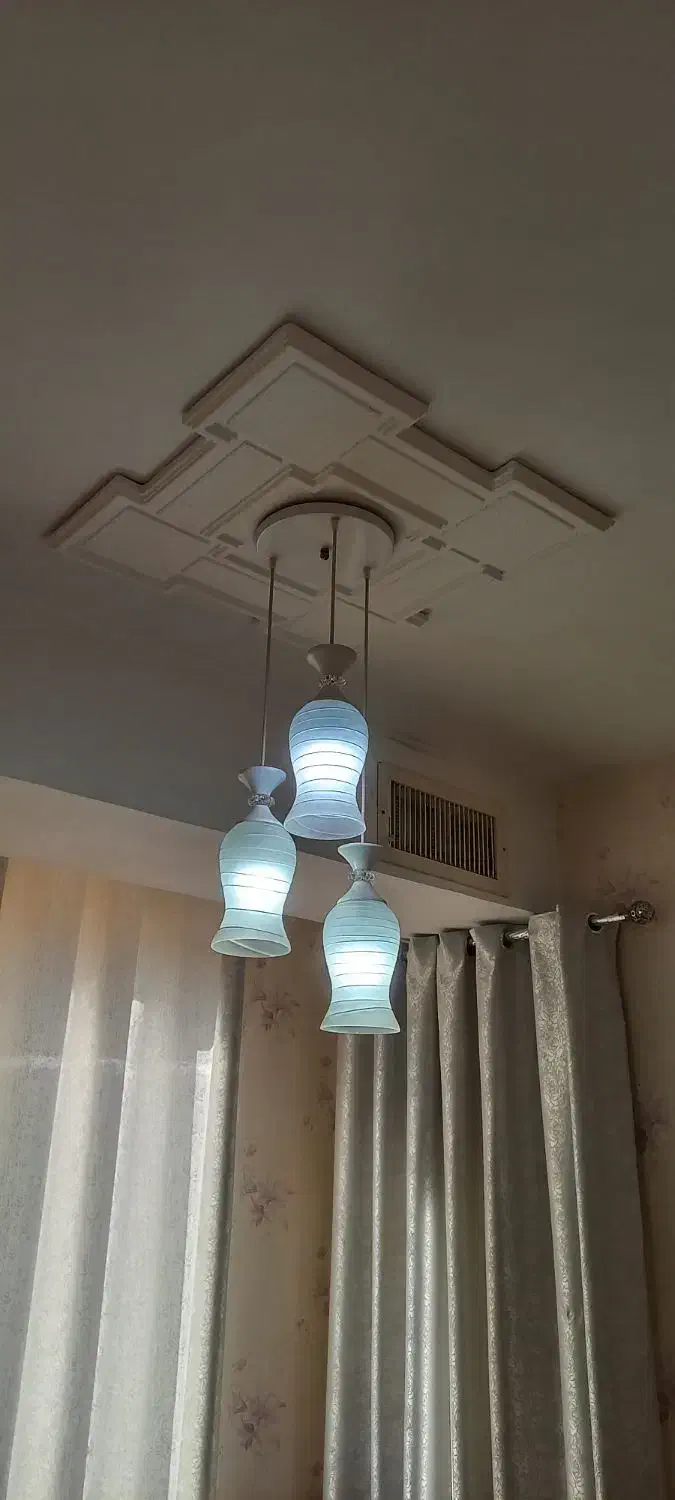 لوستر سه شاخه سفید|لوستر و چراغ آویز|کرج, بنیاد|دیوار