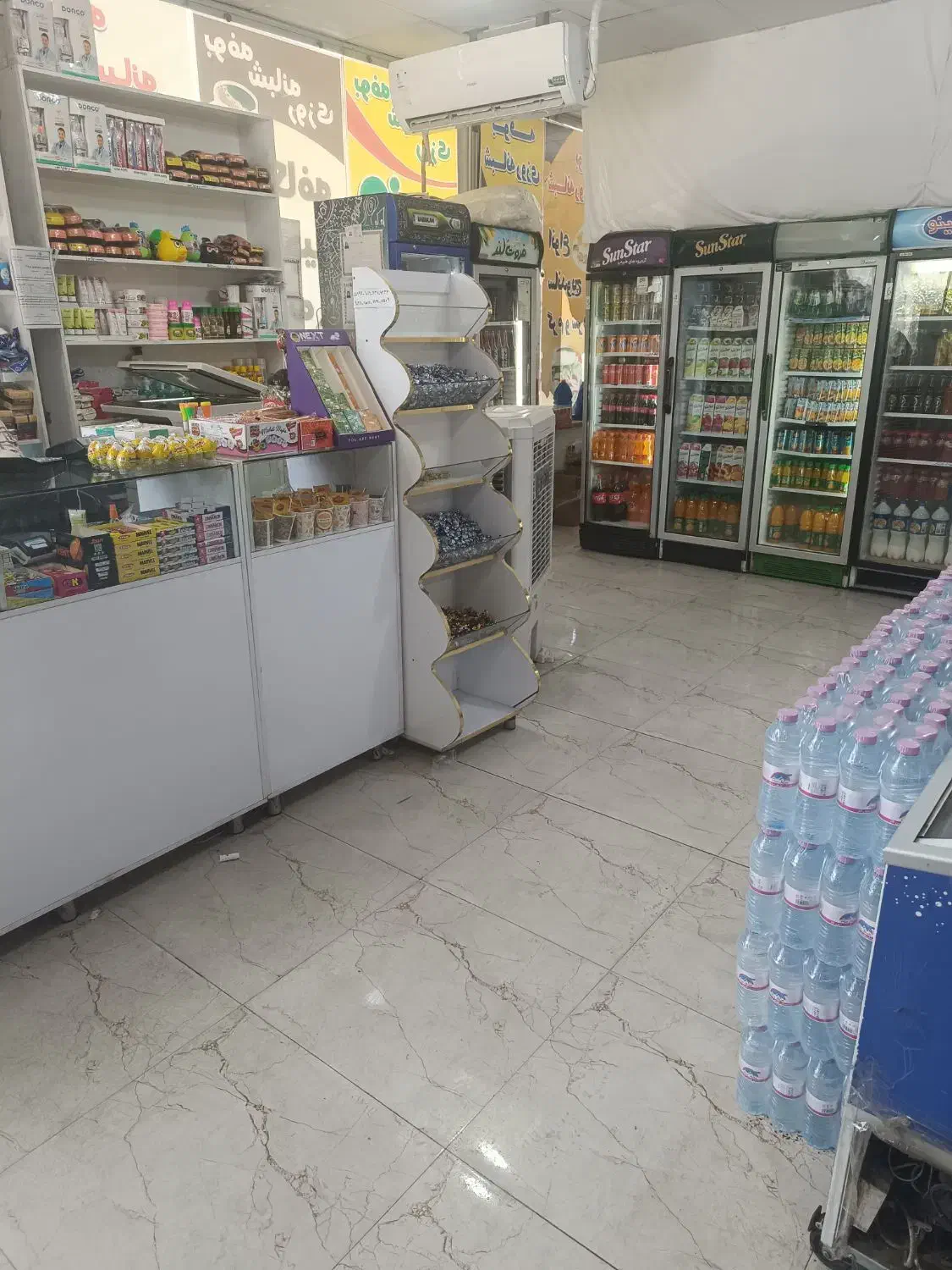 چیدمان مواد غذایی و نظافت|استخدام بازاریابی و فروش|شیراز, شیشه‌گری|دیوار