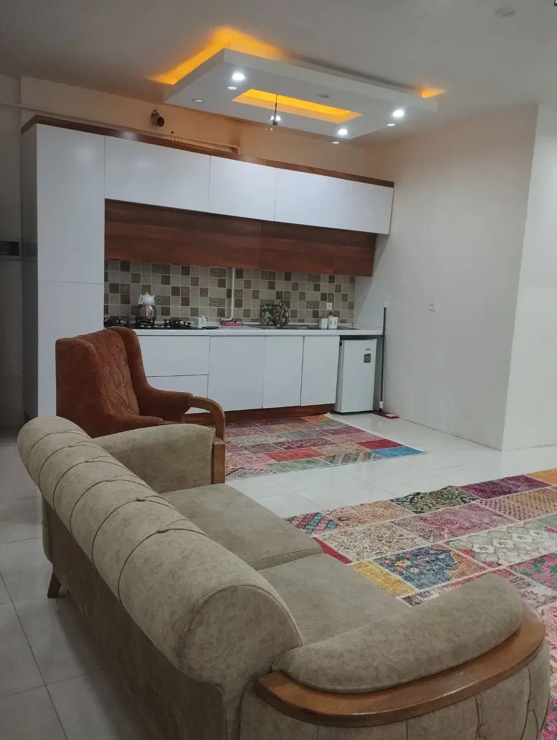 اجاره روزانه خانه.آپارتمان.سوییت.ویلا|اجارهٔ کوتاه‌مدت آپارتمان و سوئیت|بندر انزلی, جفرود پایین|دیوار