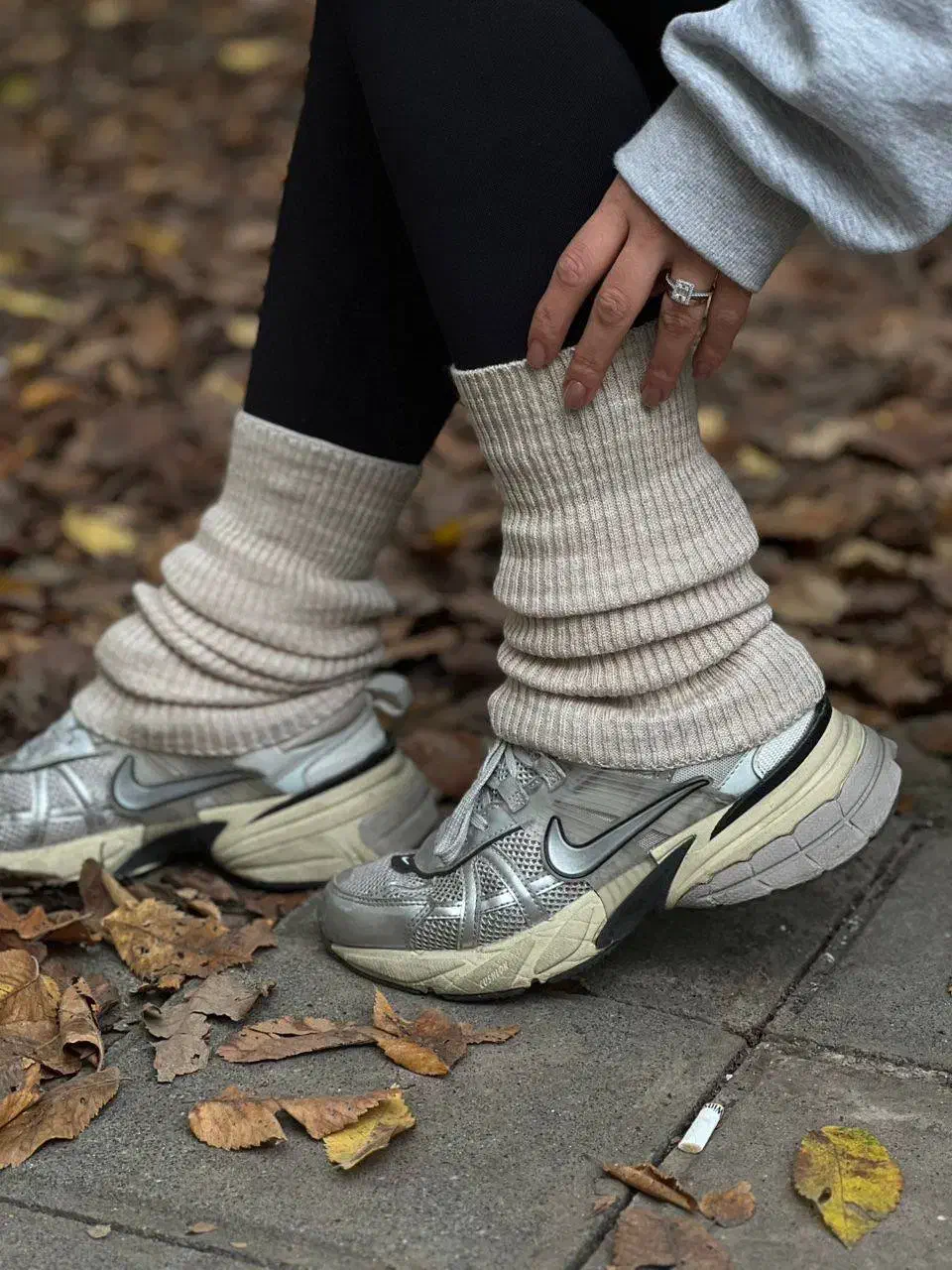 لگ وارمر|لباس|تهران, نیروی هوایی (پیروزی)|دیوار