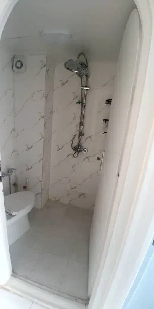 ۸۵ متر / طاهرخانی / نورگیر