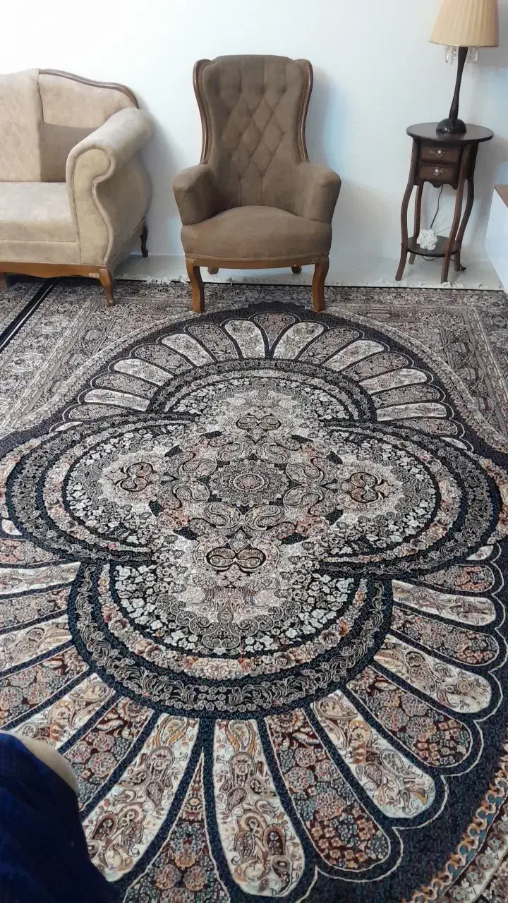 فروش فوری ..دوعدد فرش نه متری ۷۰۰ شانه نخ خالص|فرش|مشهد, شهرک ابوذر|دیوار