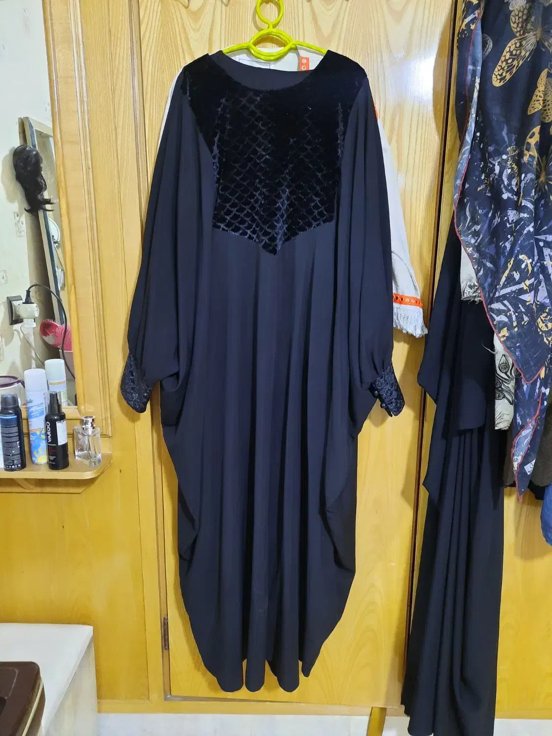 عبا مشکی|لباس|نجفآباد, امام خمینی|دیوار