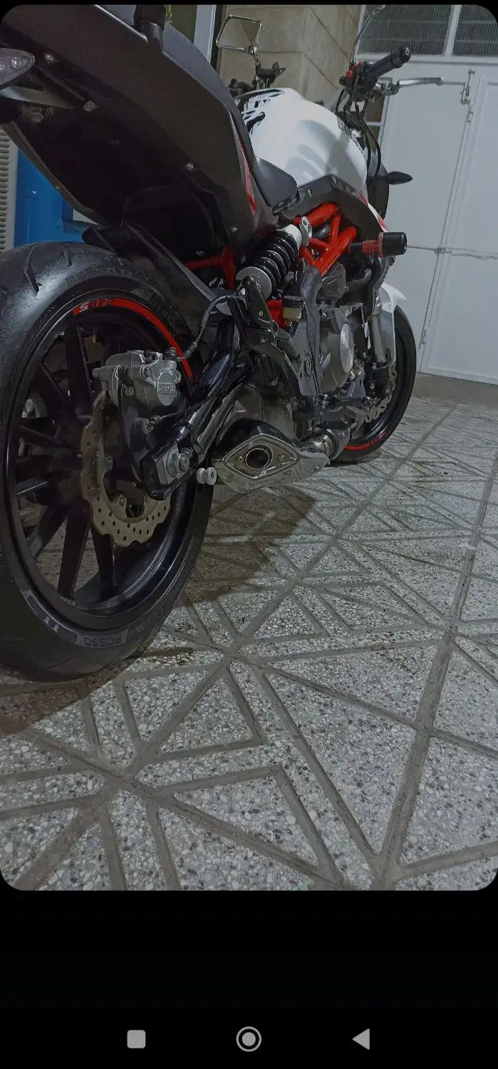 بنلی 300 تمیز در حد|موتورسیکلت|بروجرد, |دیوار