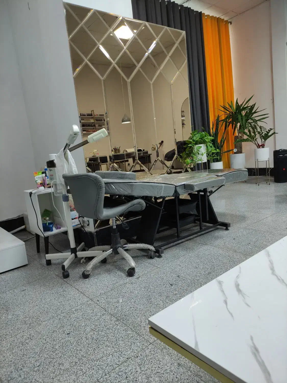 اجاره صندلی و تخت با قیمت مناسب|آرایشگاه و سالنهای زیبایی|نسیمشهر, |دیوار