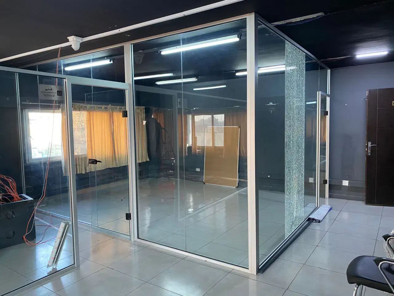 پارتیشن اداری فریم لس ایتالیایی|دفتر کار|تهران, فلسطین (میدان انقلاب)|دیوار