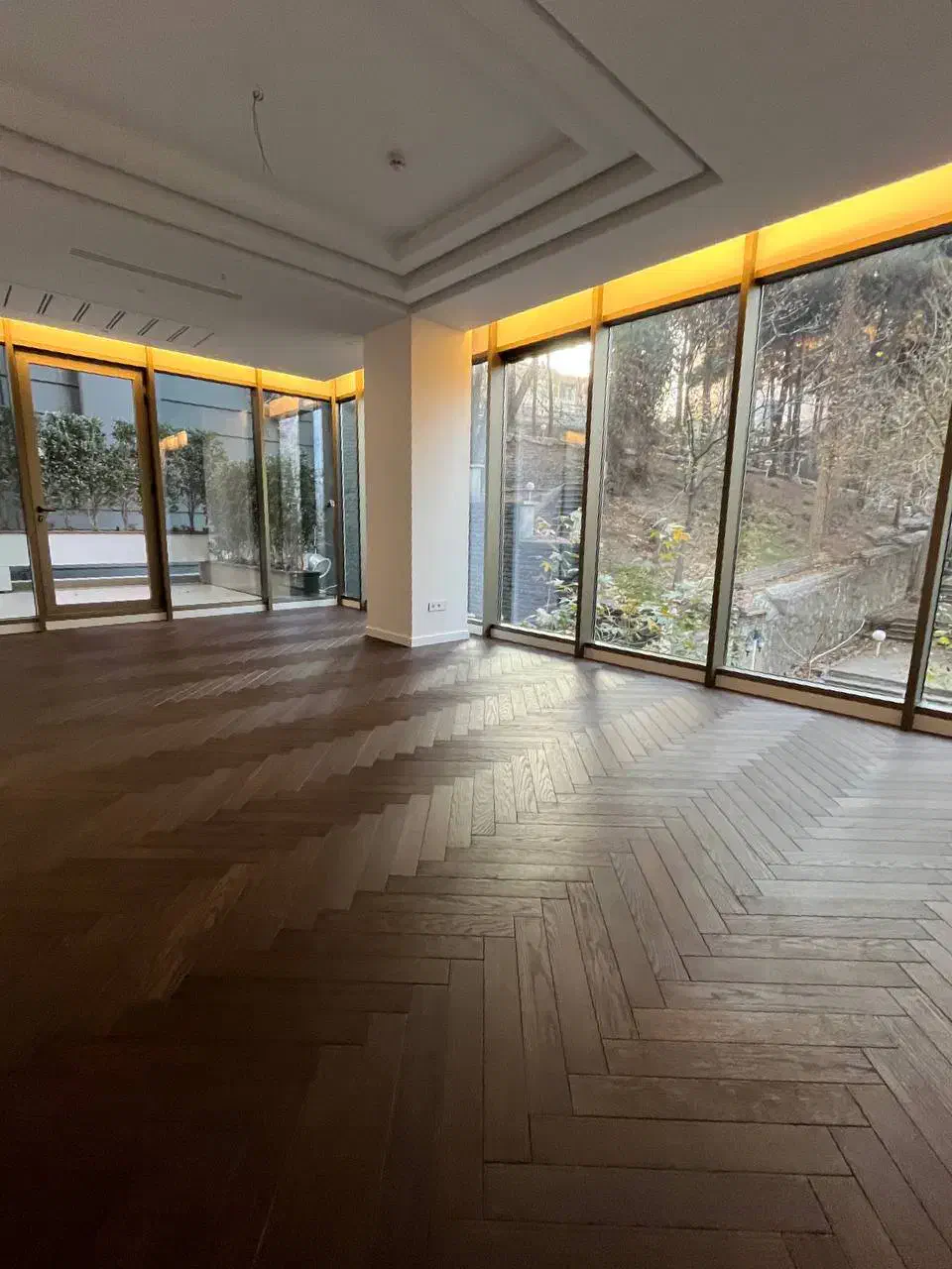 ۴۰۰متر آکواریوم در برج باغ مدرن