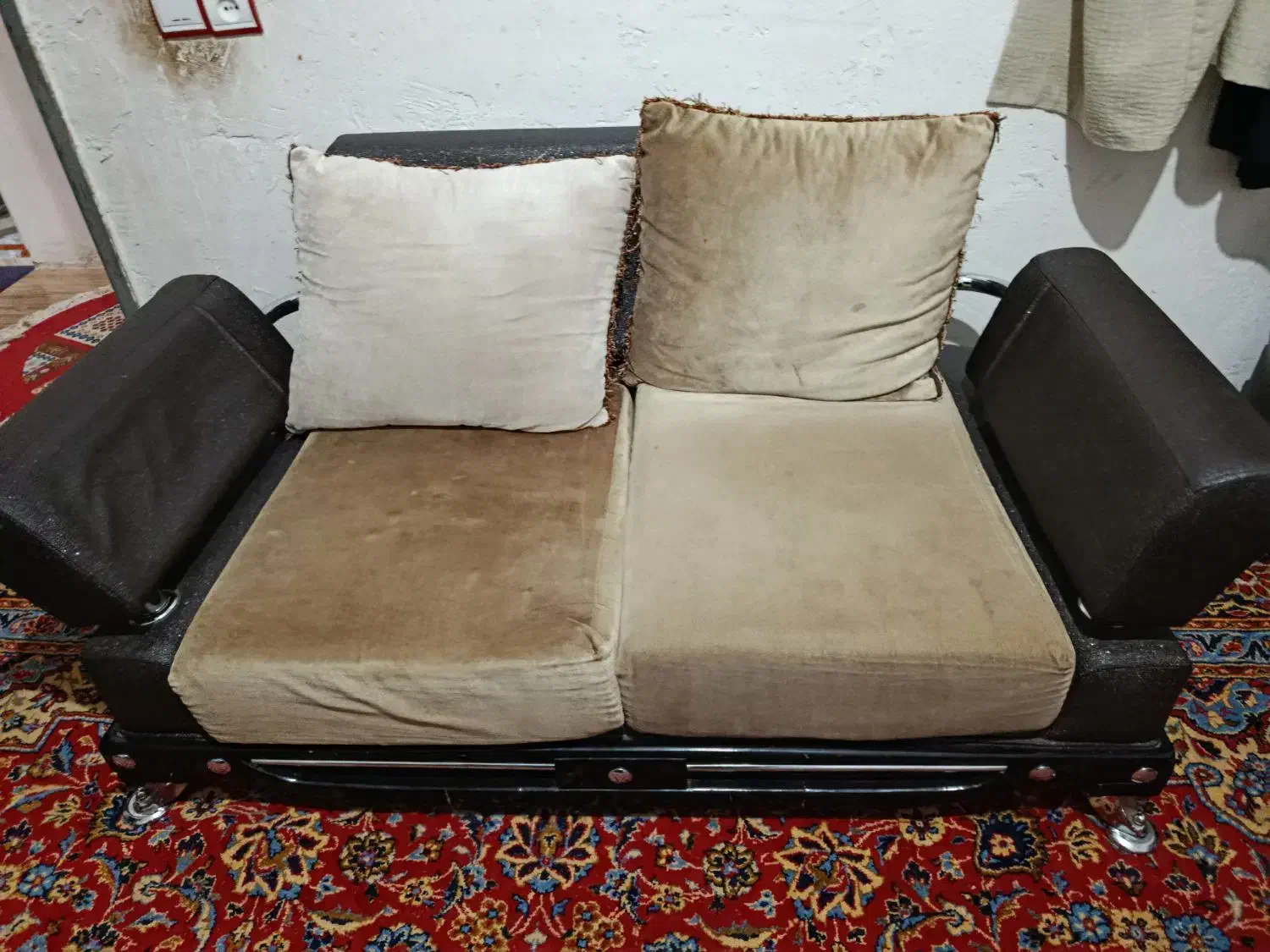 مبل چهار نفره|مبلمان خانگی و میز عسلی|خرمآباد, |دیوار