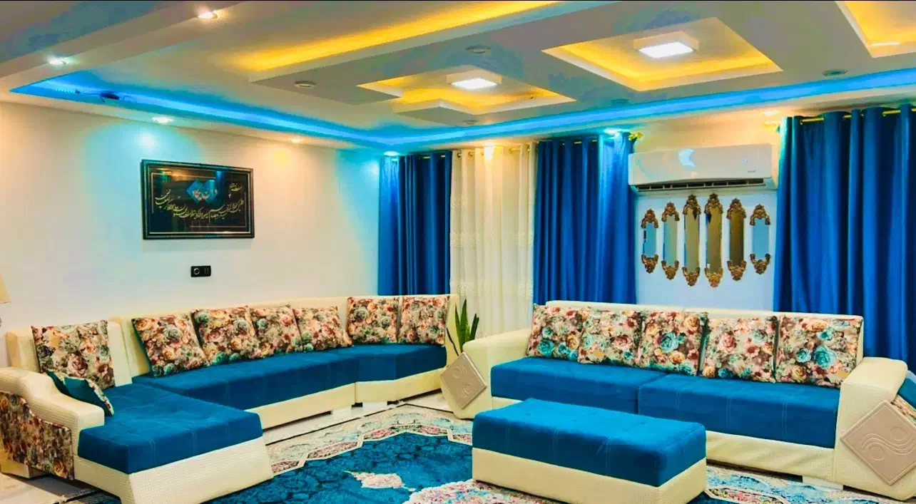 مبل ۱۲ نفره با کوسن دو رو|مبلمان خانگی و میز عسلی|مشهد, فرهنگیان (شهرک غرب)|دیوار