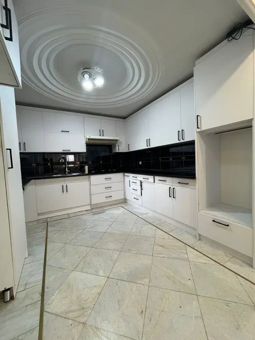 160متر ، 3خواب/ بـالای کـاج ( ویـو )