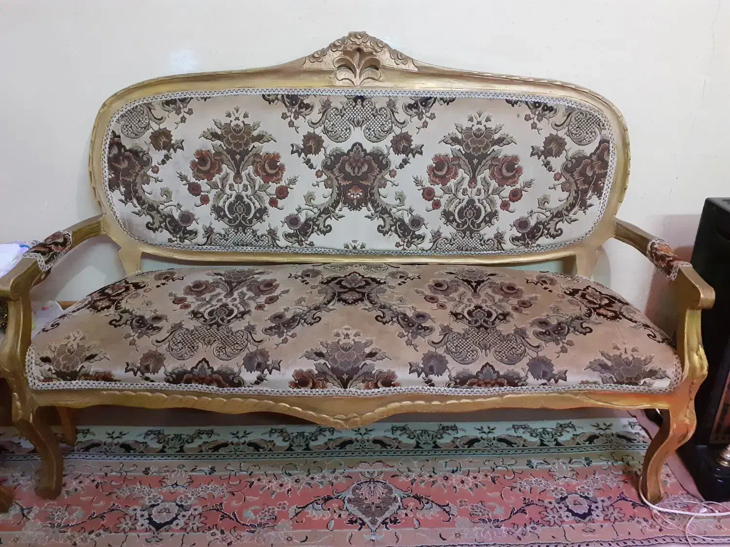 مبل ۹ نفره قدیمی|مبلمان خانگی و میز عسلی|بروجرد, |دیوار