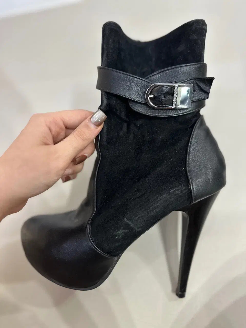 کفش چکمه ای  پاشنه بلند مخمل|کیف، کفش، کمربند|سبزوار, دانشگاه آزاد|دیوار