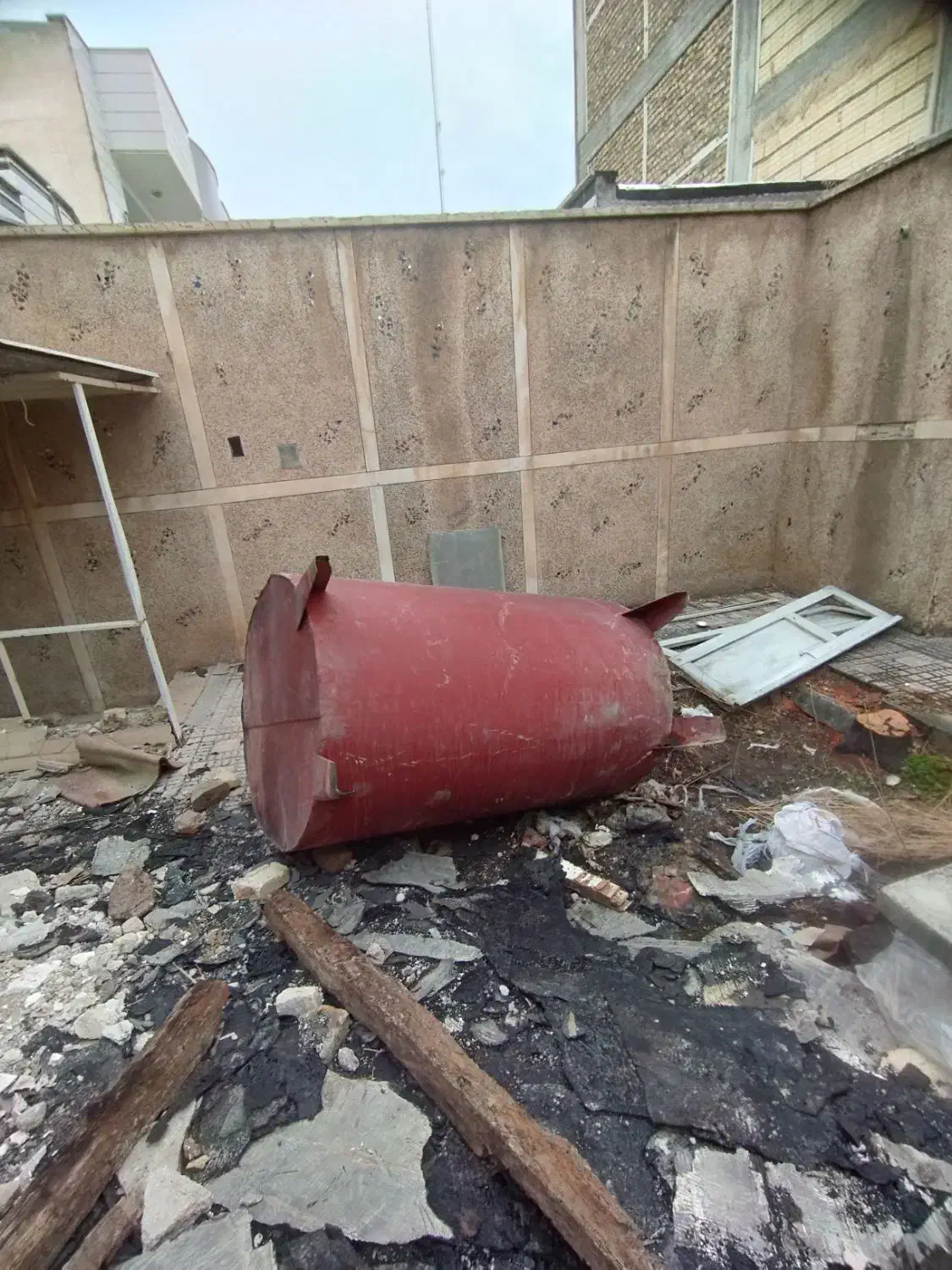 تانکر فلزی 1000لیتری|مصالح و تجهیزات ساختمان|اهر, |دیوار