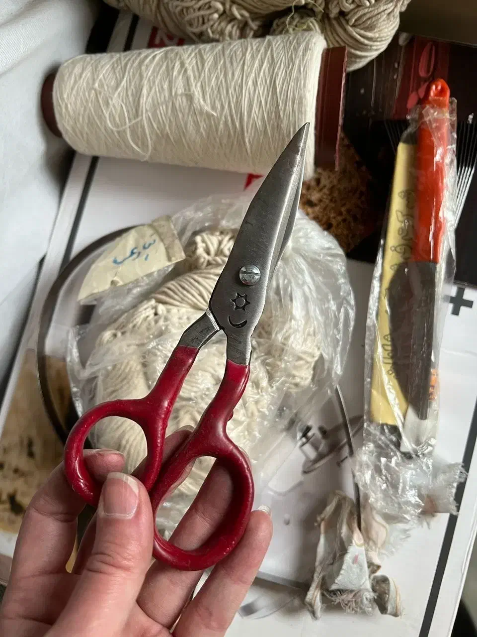 نخ و وسایل قالی بافی|ابزارآلات|زنجان, |دیوار