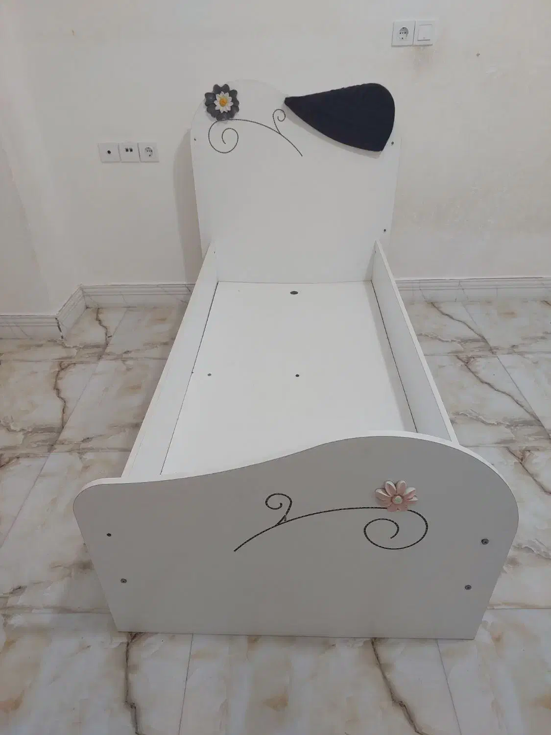 تخت کودک و نوجوان|تخت و سرویس خواب|آمل, |دیوار