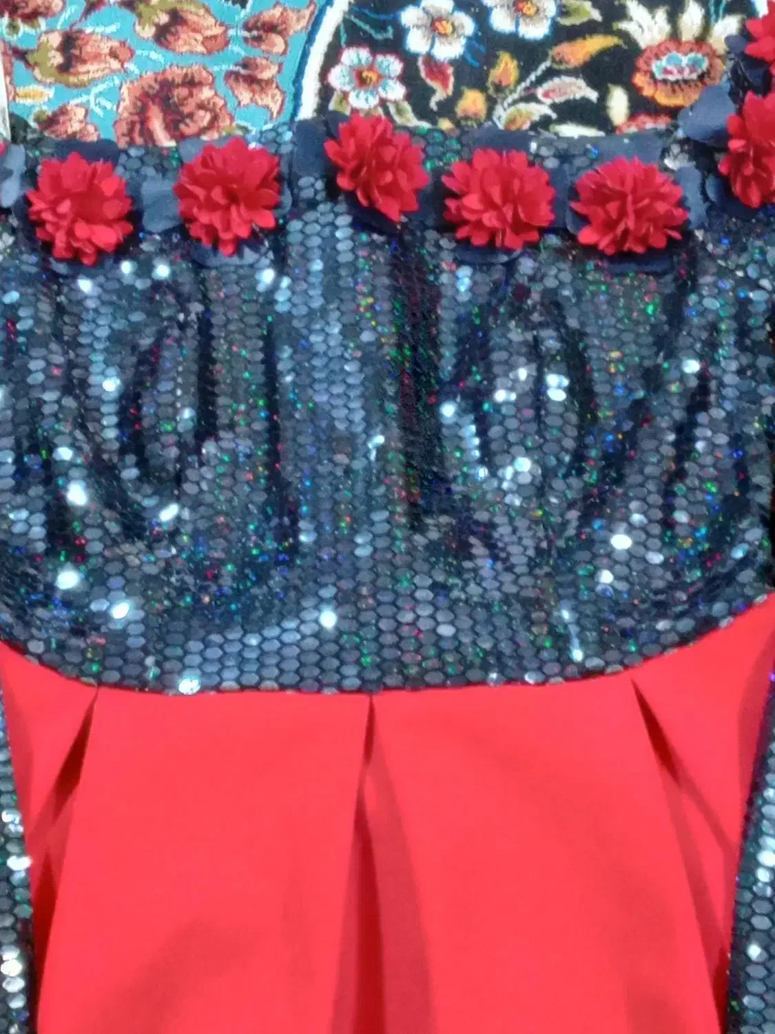 لباس مجلسی|لباس|طرقبه, |دیوار