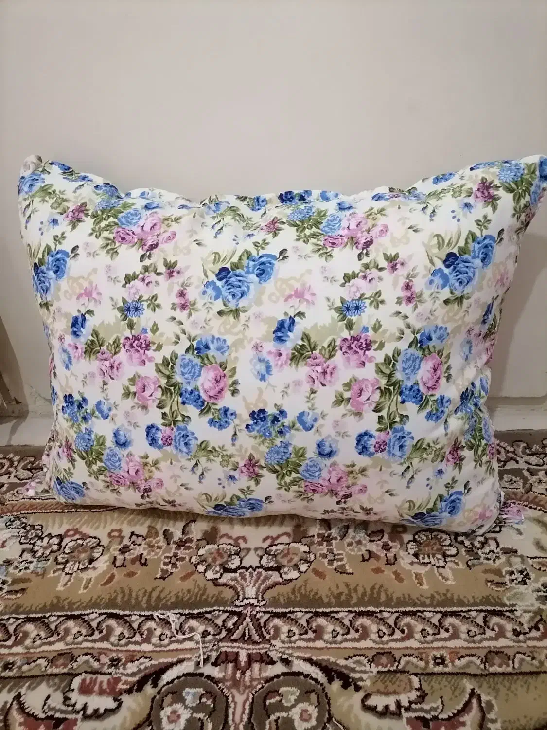 بالش|سرویس روتختی|کرج, حصارک بالا|دیوار