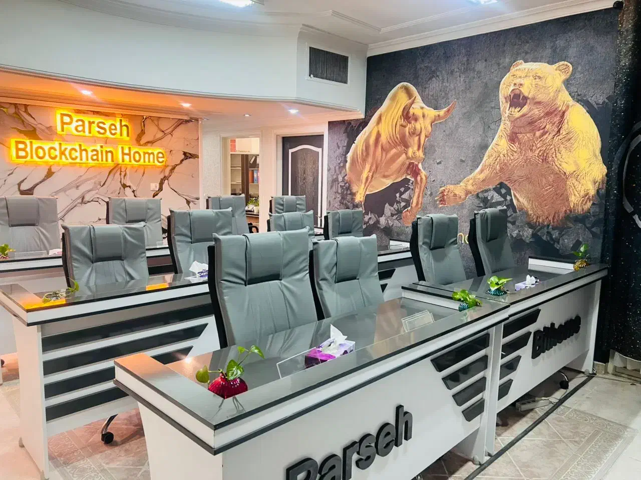 اجاره سالن آموزش|اجارهٔ کوتاه‌مدت دفتر کار و فضای آموزشی|کرمان, |دیوار