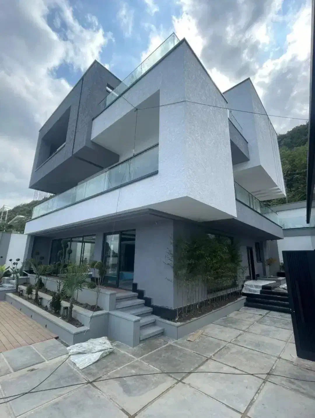 اجرای نمای مدرن میکروسمنت و بتن اکسپوز|خدمات پیشه و مهارت|بندر انزلی, کوی آزادگان|دیوار