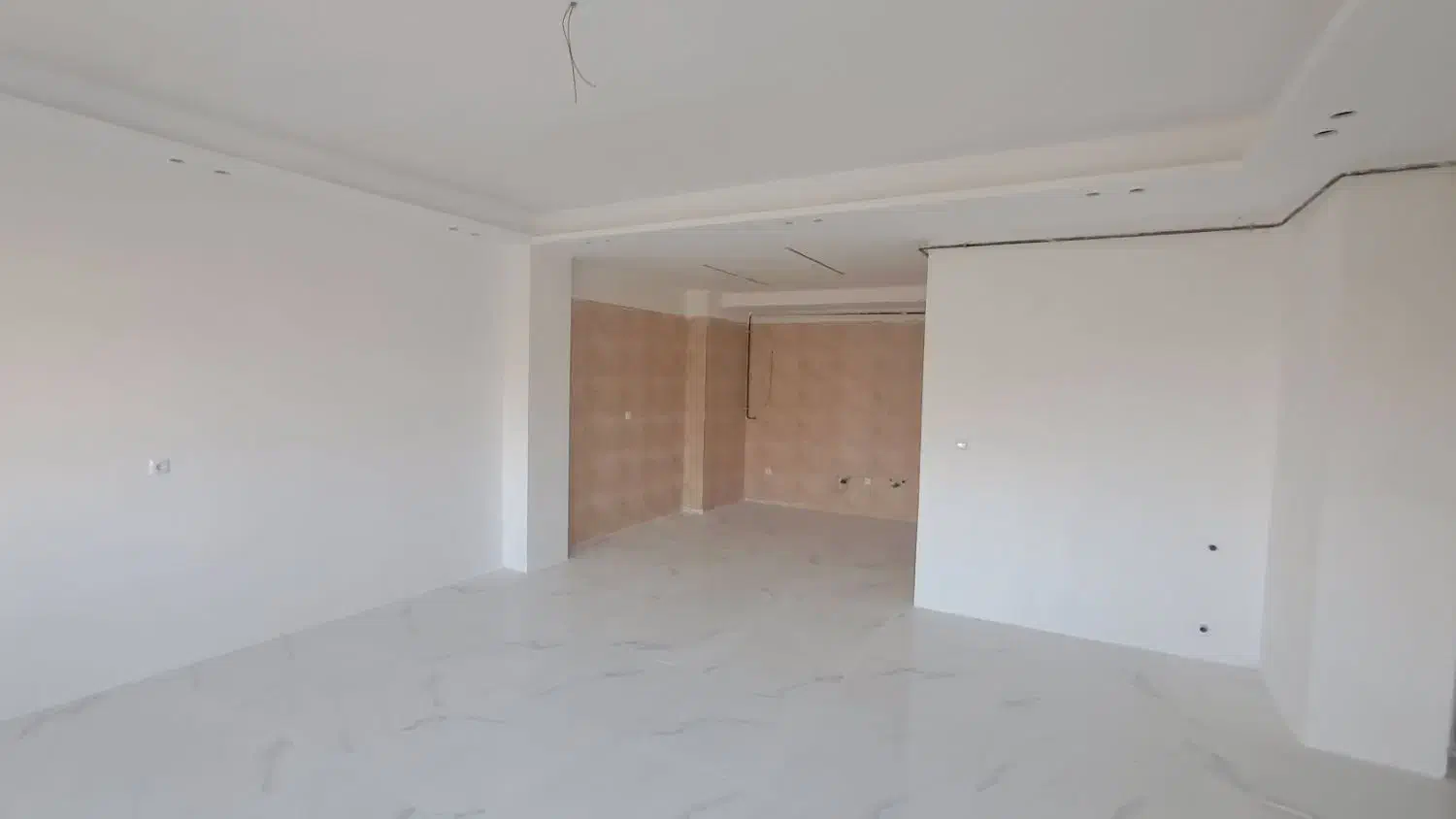 واحد ۸۳ متری نوساز کلید اول در خیابان شهدا|فروش آپارتمان|رودسر, |دیوار