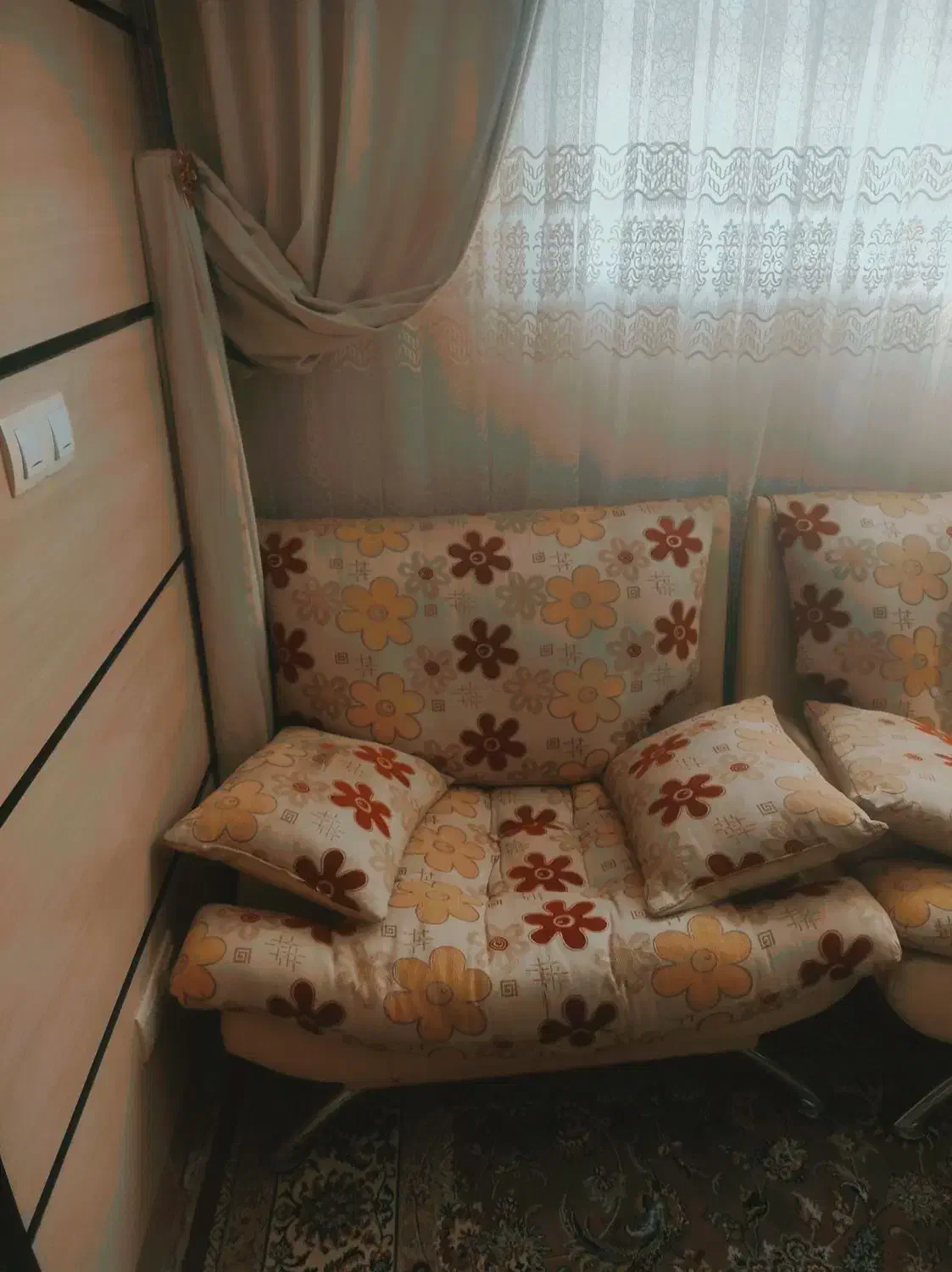 ۷ نفره راحتی موبل ، تمیز و سالم ،|مبلمان خانگی و میز عسلی|برخوار, |دیوار