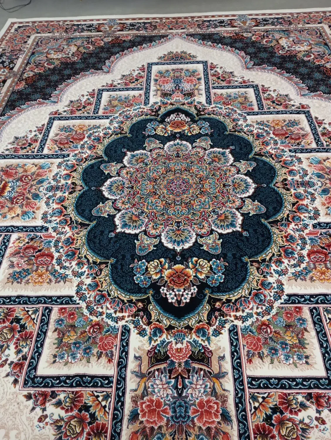 فرش نگین مشهد۷۰۰شانه|فرش|زنجان, |دیوار