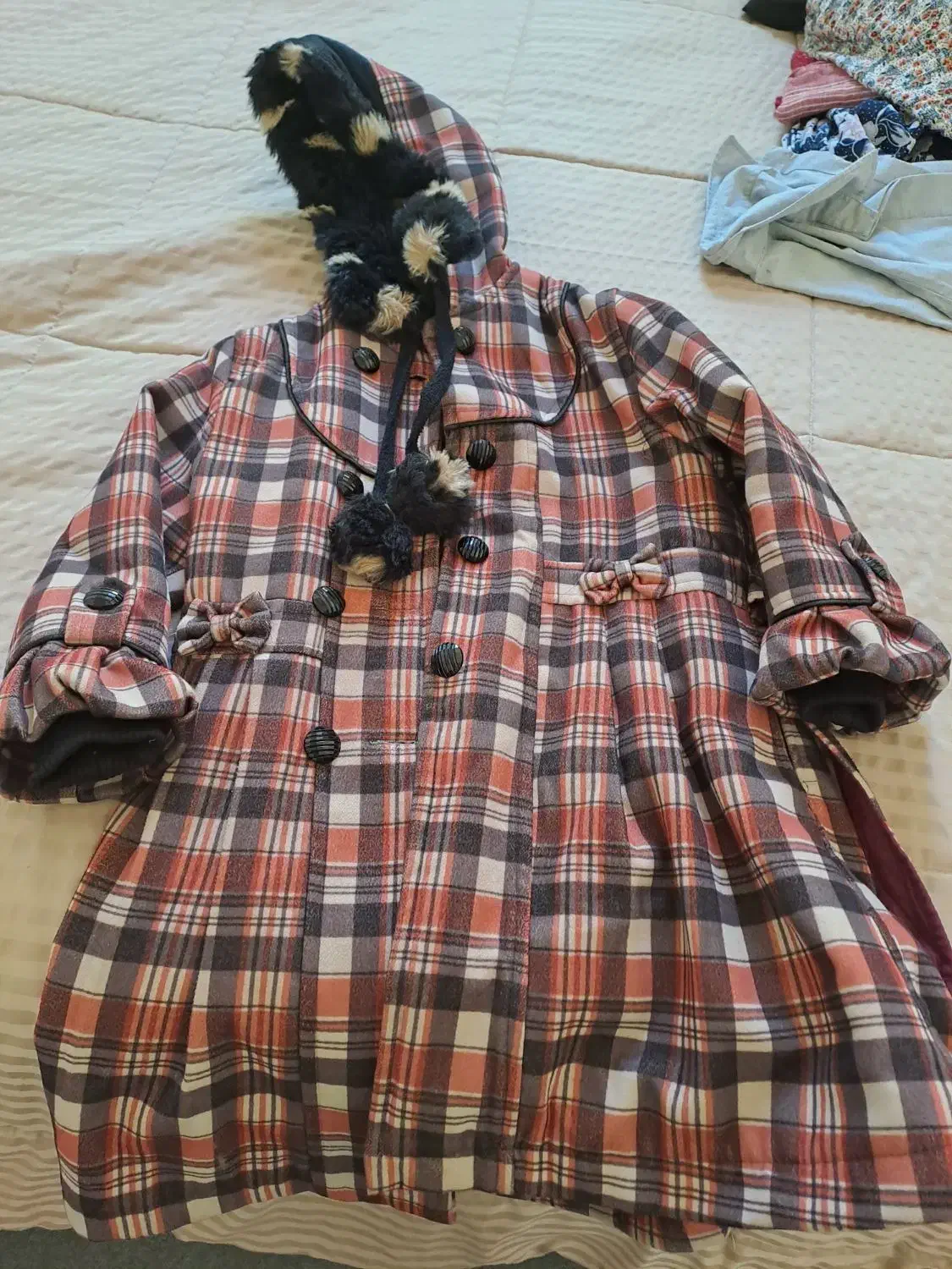 پالتو دخترانه ۸ ساله بسیار تمیز و سالم در حد نو|کفش و لباس بچه|شیراز, شهرک سراج|دیوار