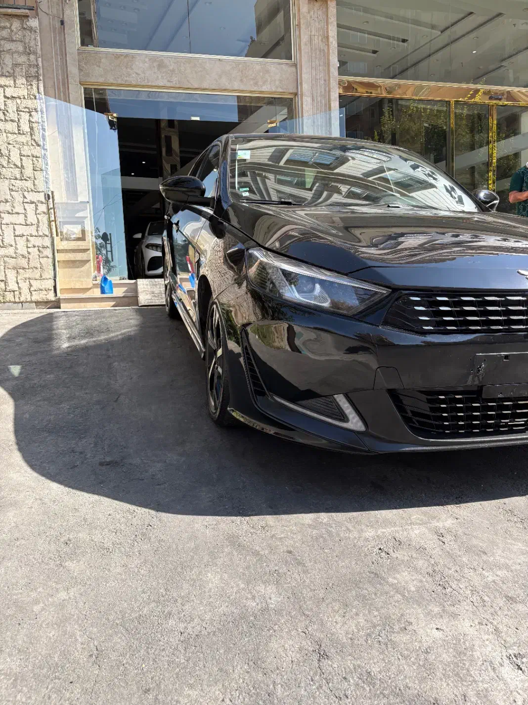 ریسپکت ۱۴۰۱ مشکی|خودرو سواری و وانت|تهران, آسمان|دیوار