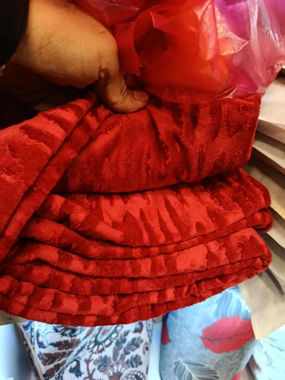 فروش انواع پتو ضخیم مسافرتی پاییزی شب نما|رختخواب، بالش، پتو|اصفهان, شاه پسند|دیوار