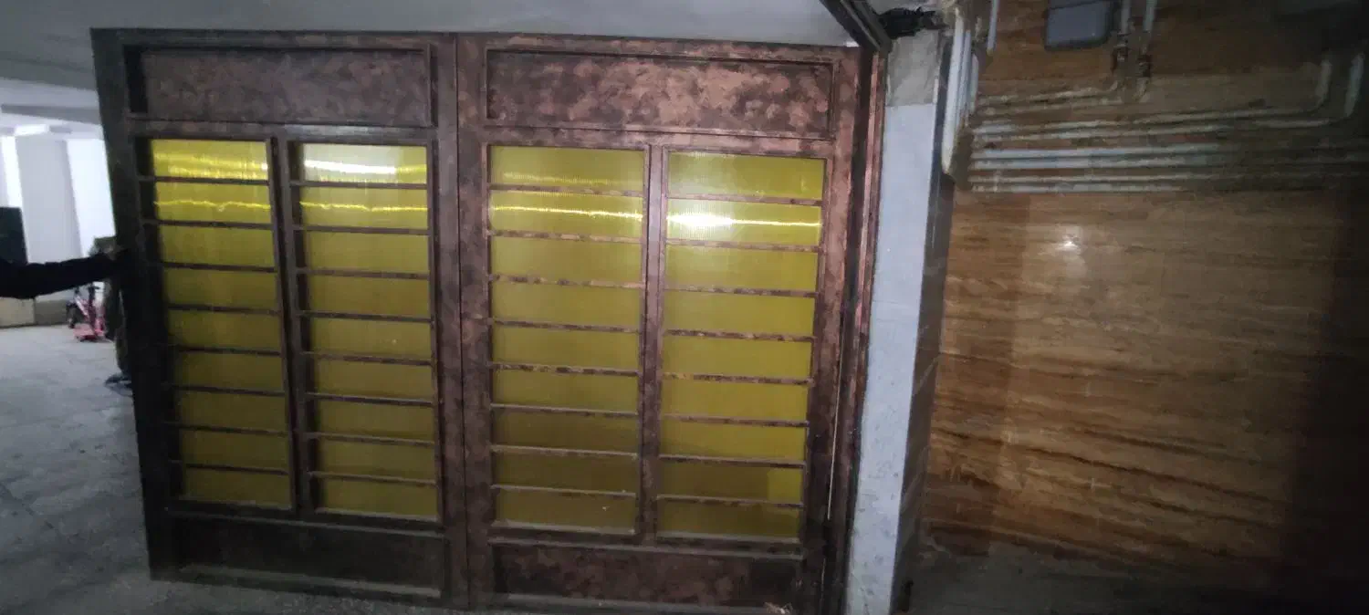 درب آهنی دولنگه تا شو|مصالح و تجهیزات ساختمان|فیروزکوه, |دیوار