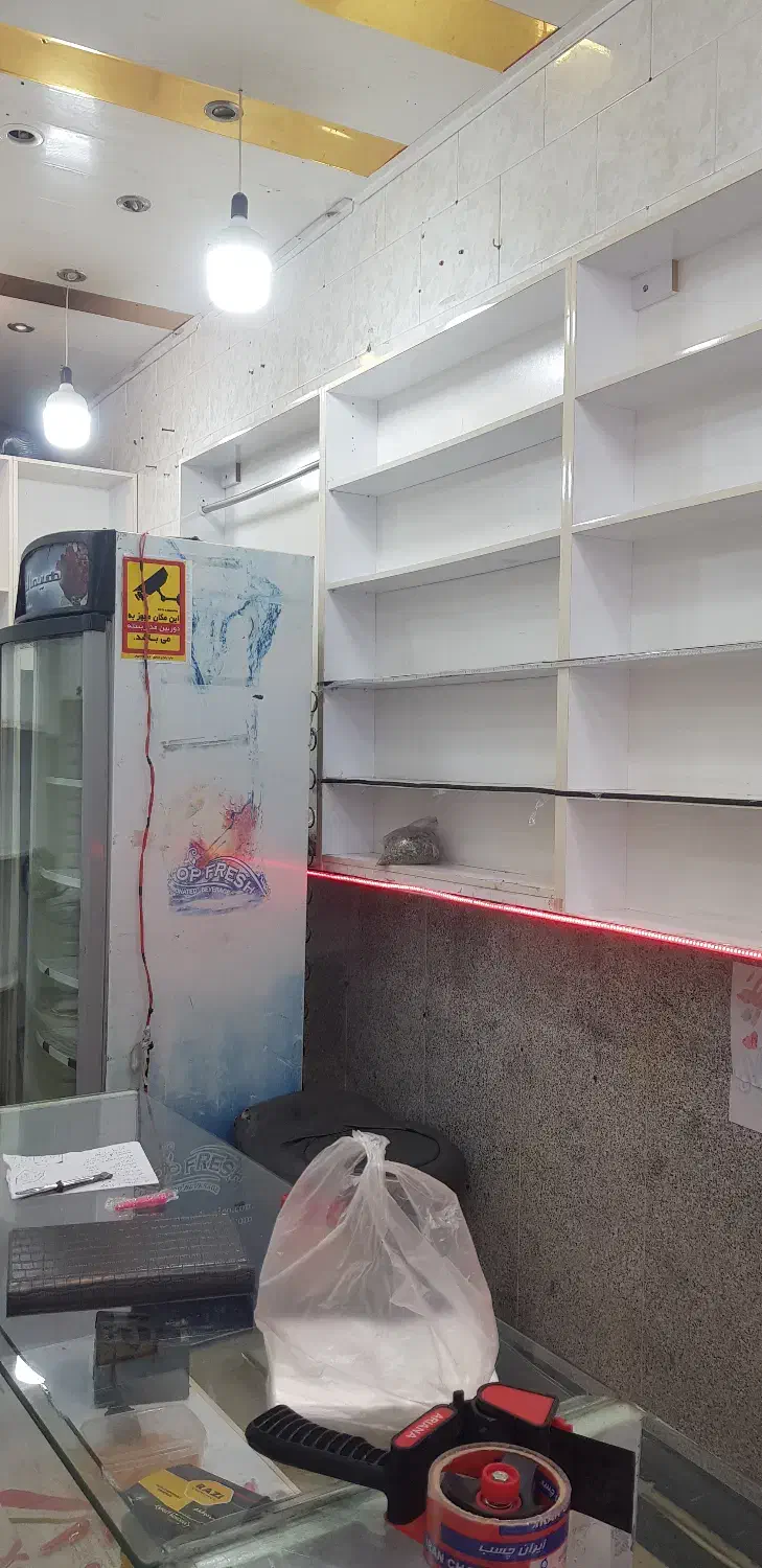 تابلو و کمد و رومیزی|فروشگاه و مغازه|سرعین, |دیوار