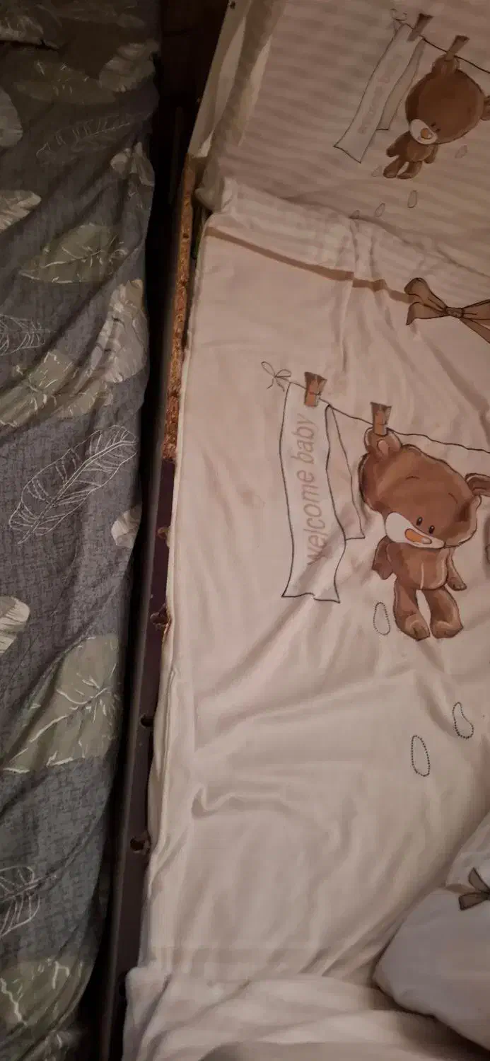 تخت نوزادی|تخت و صندلی بچه|مشهد, رستگار|دیوار