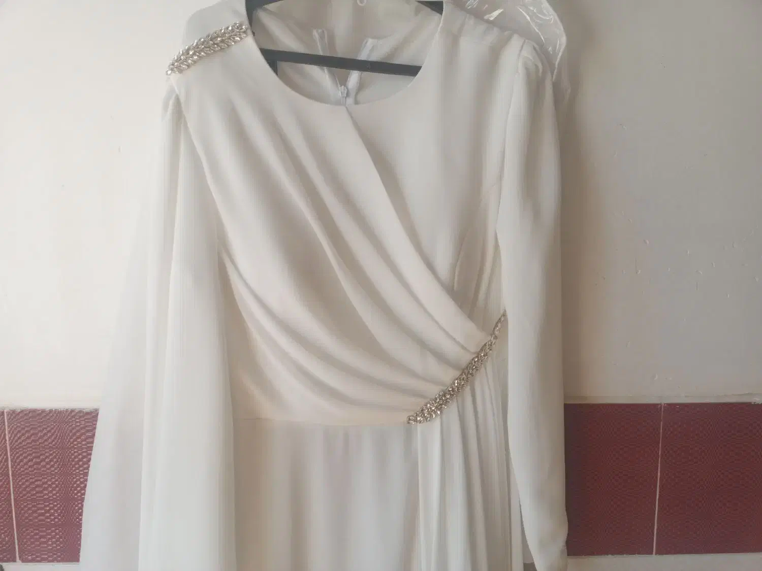 لباس مجلسی|لباس|داران, |دیوار