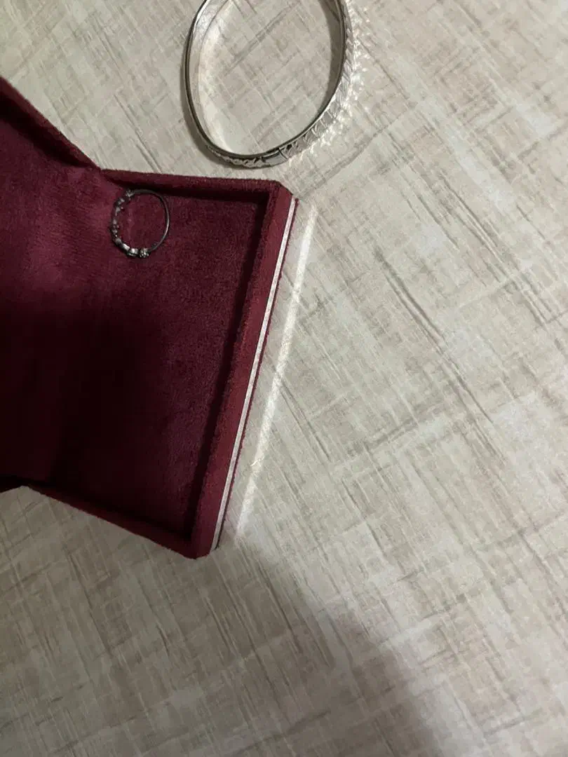 دستبند و انگشتر نقره|جواهرات|اندیشه, اندیشه فاز ۱|دیوار