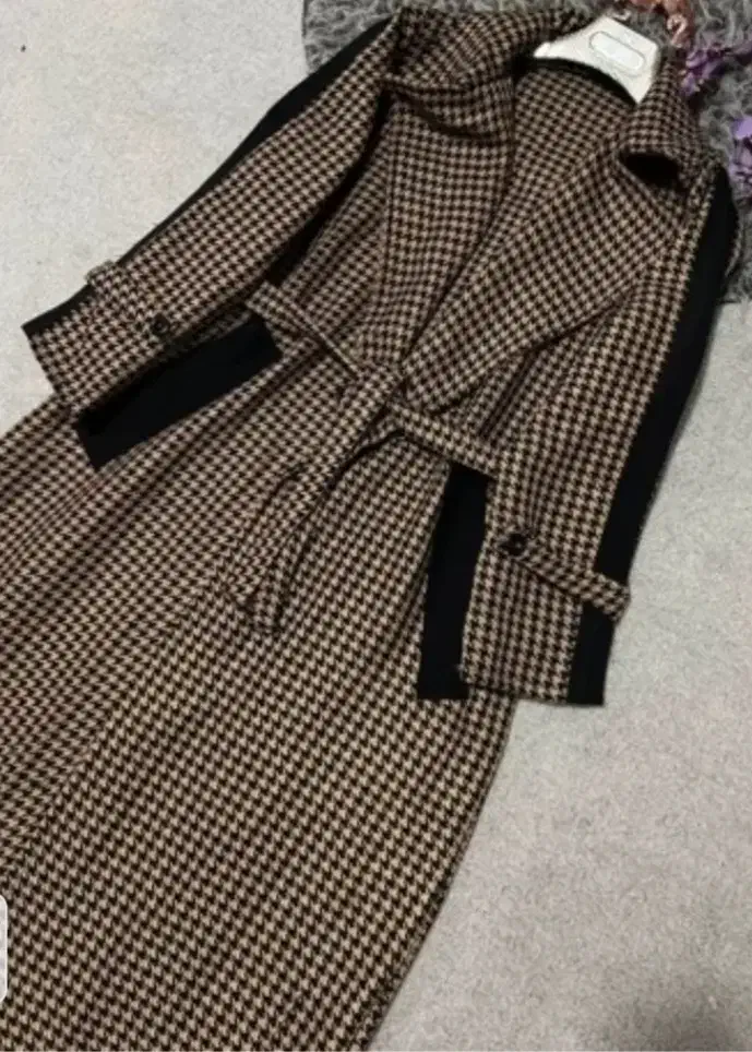 پالتو پشمی|لباس|دوگنبدان, |دیوار